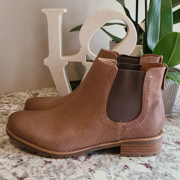 NWT Sofft Leather Boots - Picture 3 of 7